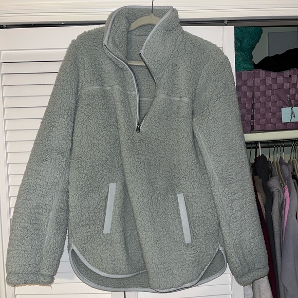 Abercrombie Soft Sweatshirt - Picture 1 of 3